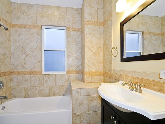 5th image of 2107 N Karlov Ave #2