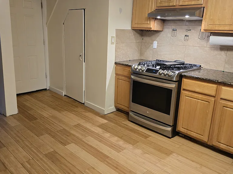 124 Hague St #1 — Photo 9