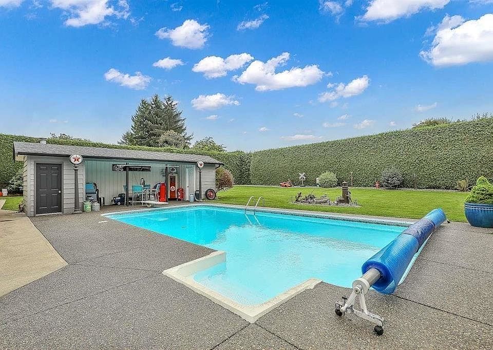 1st image of 20214 Patterson Ave