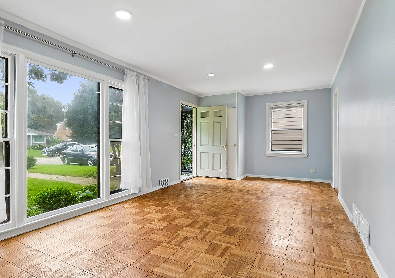 3 bed, 2.5 bath, 1747 sqft, $3,495 — Photo 2