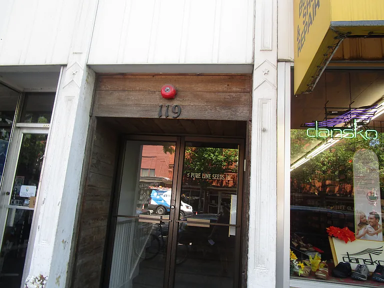 119 E 3rd St #1 — Photo 1