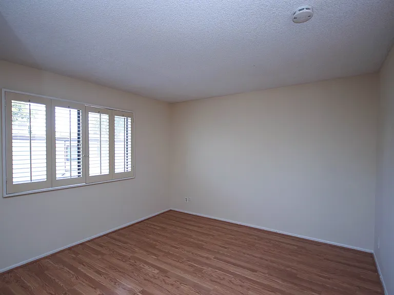 542 N Orange Grove Blvd — Photo 18