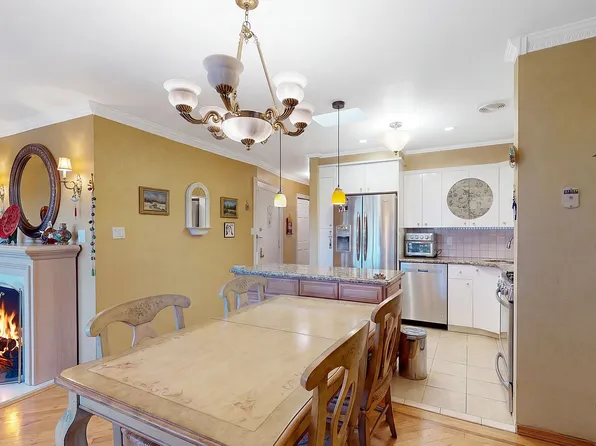 240-26 70th Ave #11A, Flushing, NY 11362