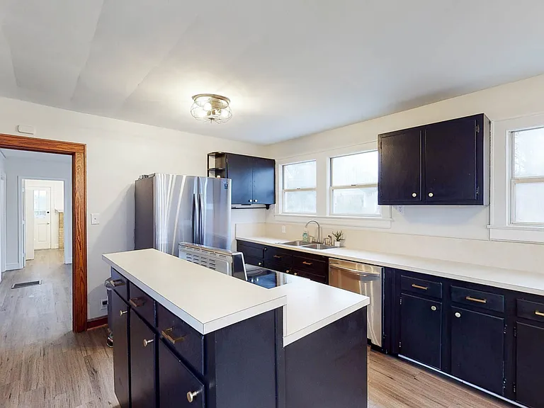 3327 Sims St — Photo 9