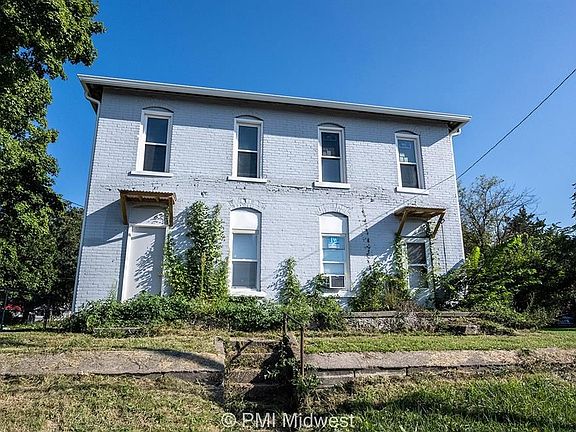 2nd image of 516 W Memorial Dr