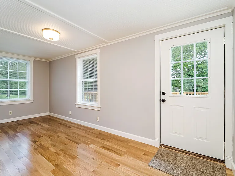 205 W Main St — Photo 14