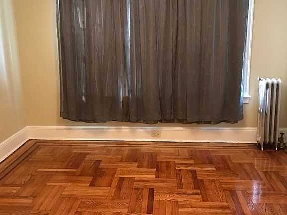 3rd image of 2448 27th St APT 1F