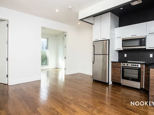 945 Willoughby Avenue image 1 of 18