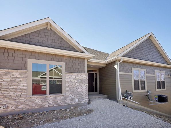 N28W25273 Parkway Ridge CIRCLE -A Bldg 13 Unit 48, Pewaukee, WI 53072