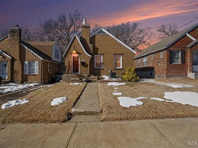 415 Thomas Ave, Saint Louis, MO, 63135