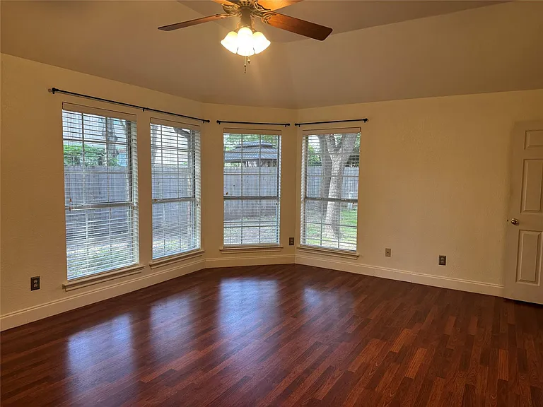 8001 Tallyho Trl — Photo 16