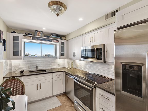 5th image of 227 Australian Ave APT 5E