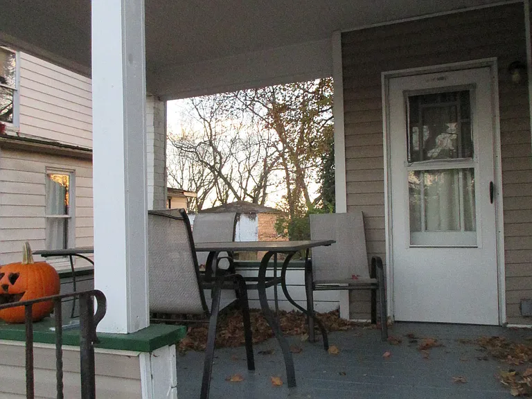 107 W State St — Photo 2