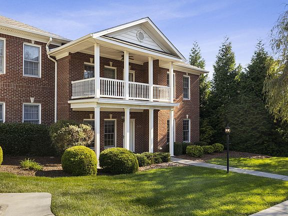 3rd image of 945 Morningside Dr #945