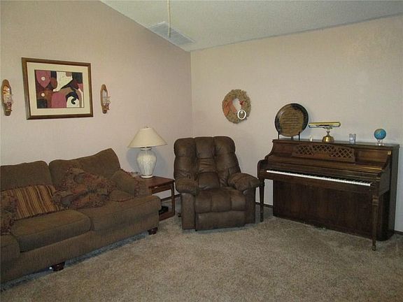 4th image of 12405 Doons Dr
