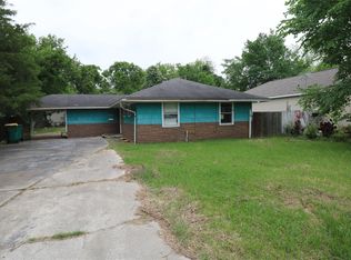 618 Azalea Dr, La Marque, TX 77568