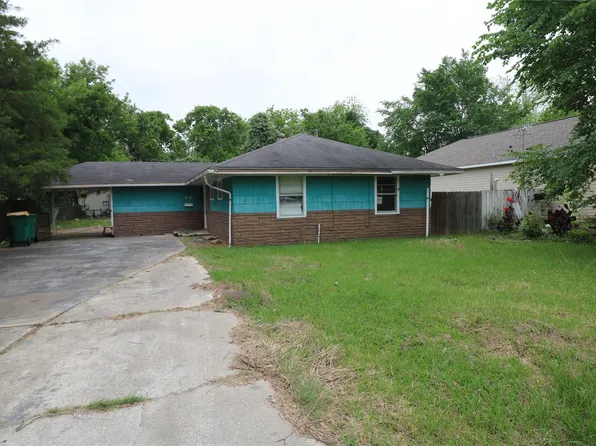 618 Azalea Dr, La Marque, TX 77568