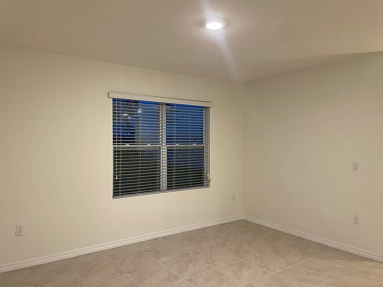 3132 Country Club Cir — Photo 9