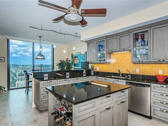5th image of 1 Beach Dr SE Unit 2011