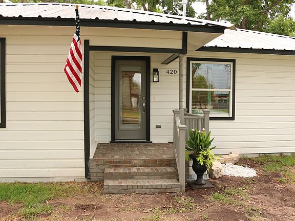 2nd image of 420 Texas St