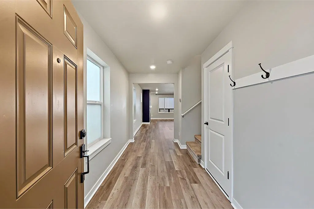 4 bed, 2385 sqft, $3,175 — Photo 4