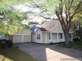 1 Chimney View Ln, Springfield, IL 62707