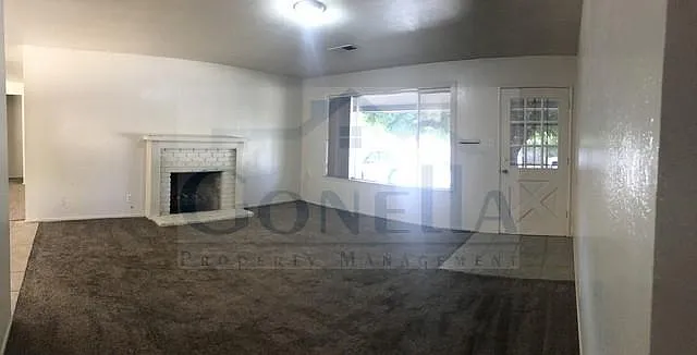 3052 Queens Cir photo 1