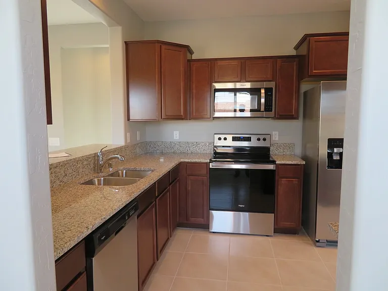 806 Crescent Moon Xing — Photo 5