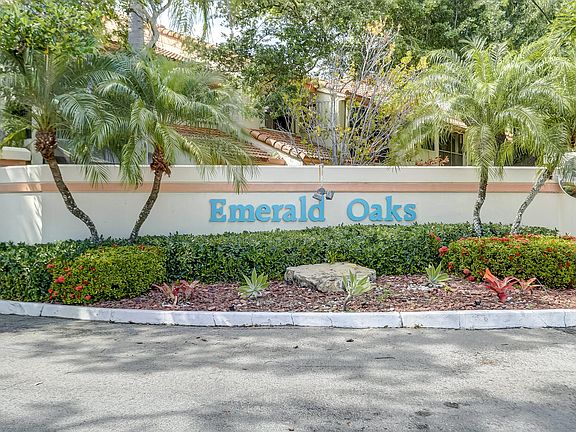 5th image of 3223 Old Oak Ln #1202