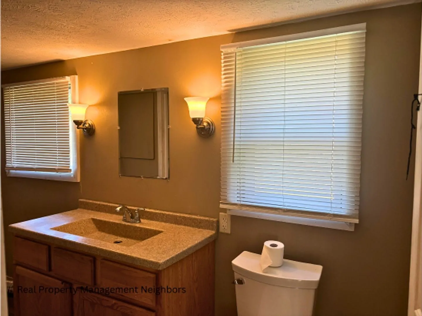 3 bed, 1.0 bath, 1853 sqft, $1,395 — Photo 2