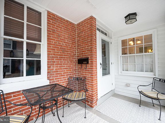 2nd image of 1825 Lovering Ave