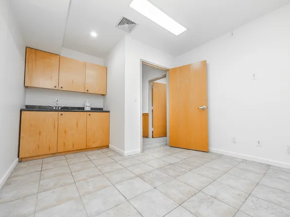 1749 East 16th Street image 7 of 18