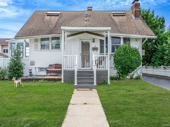 55 Moore Avenue, Oceanside, NY 11572