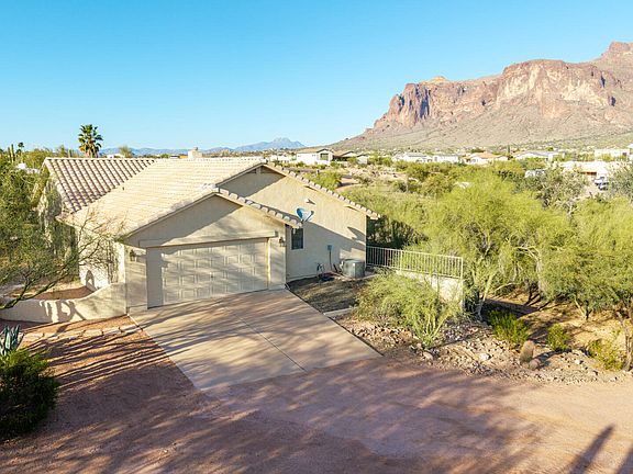 2nd image of 368 N Mountain View Road