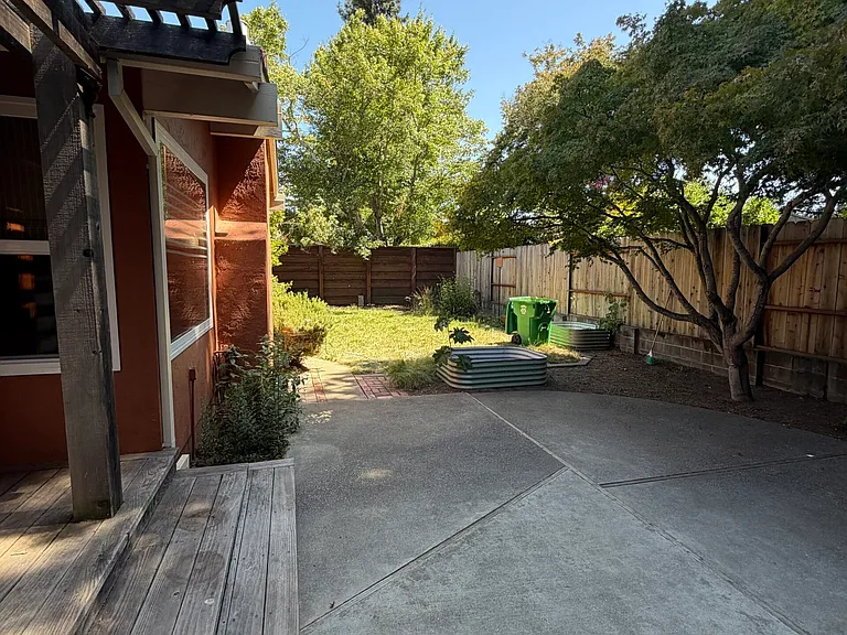 3743 Newark Dr — Photo 25