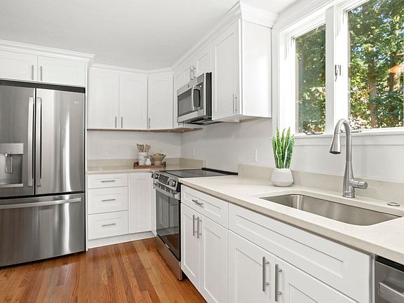 2nd image of 18 Farm Ave