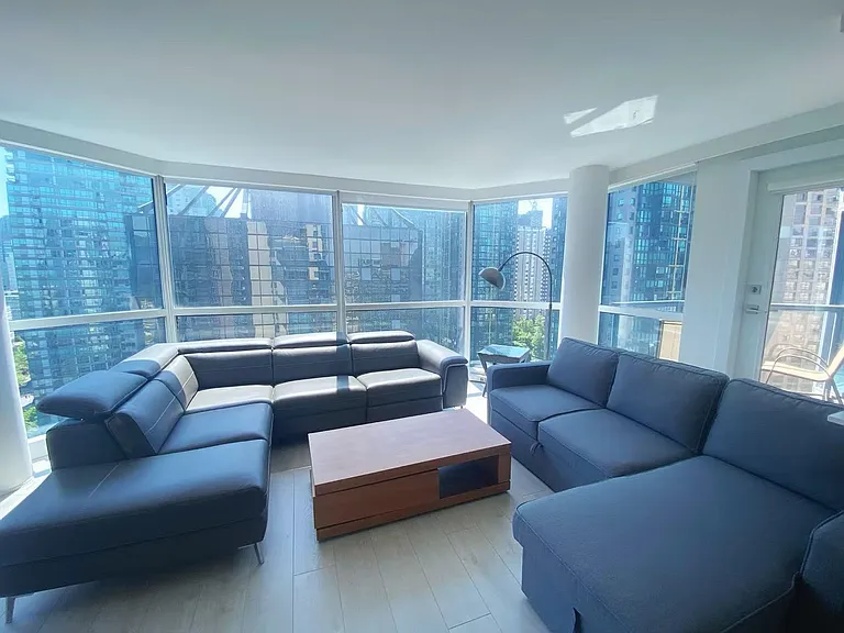 1415 Georgia St W #1704 — Photo 3