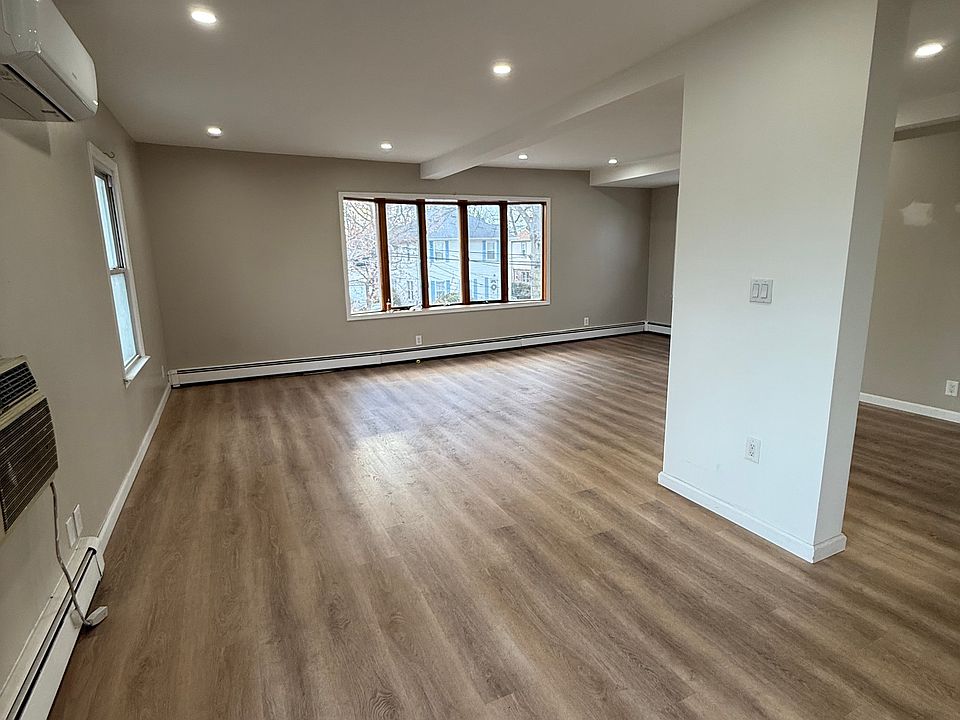 1st image of 25 Pine Ave Floor 2