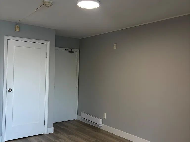 253 Augusta Ave #3 — Photo 6