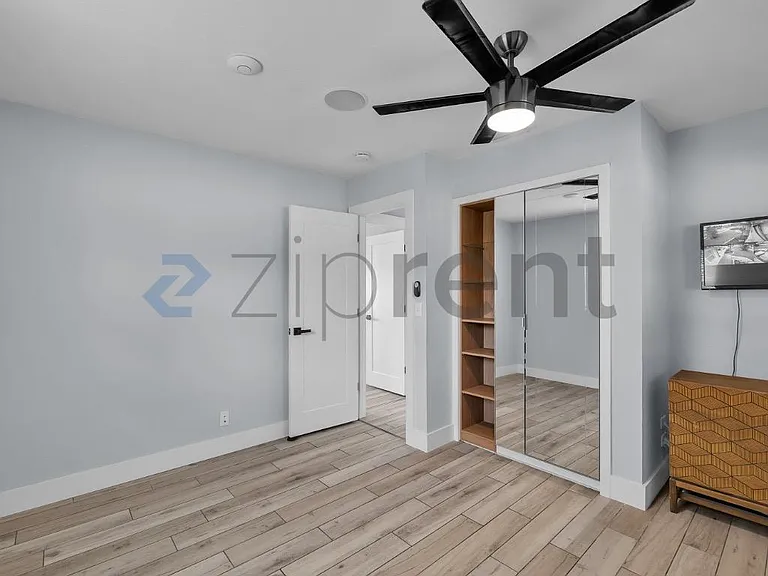 4518 W Rogers Ave #4518 — Photo 12