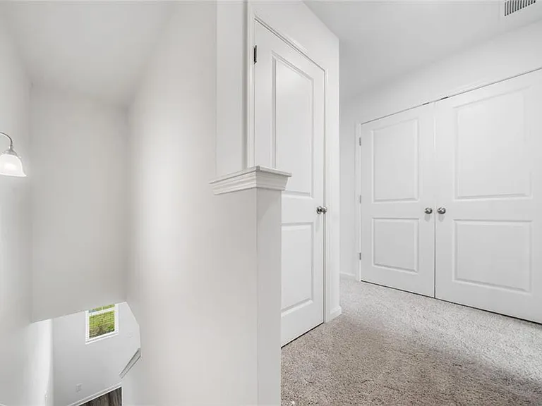 602 Jervis Way — Photo 22