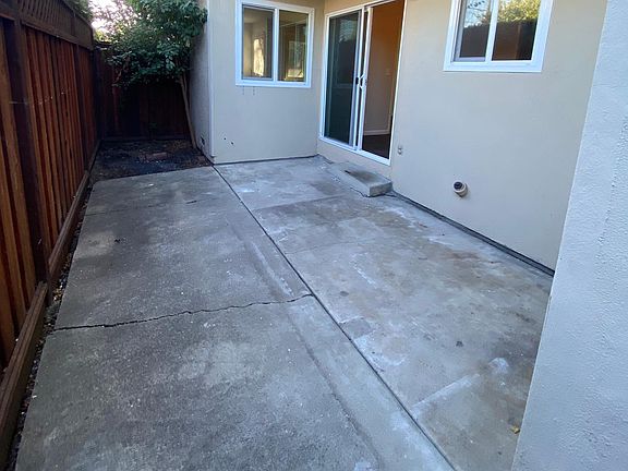 3rd image of 1525 Gordon St #1