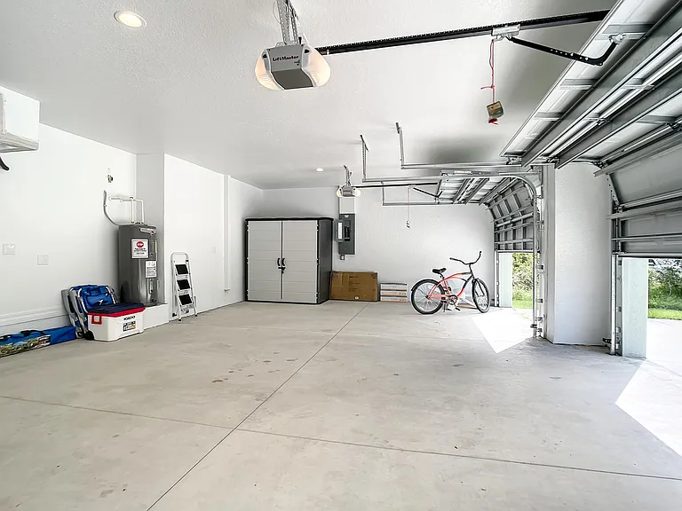 14120 Banos Ave — Photo 26