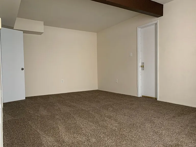 517 Vermont St NE — Photo 7