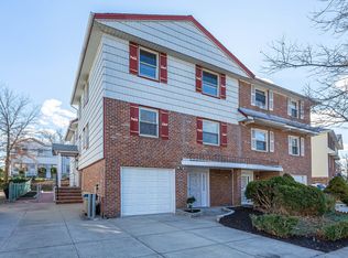 221-12 58th Ave, Bayside, NY 11364
