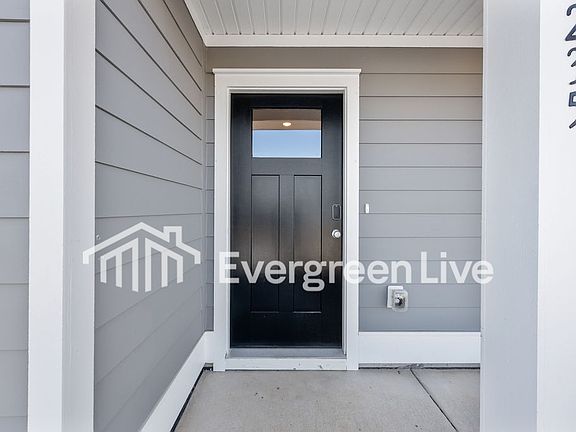 3rd image of 1235 English Oaks