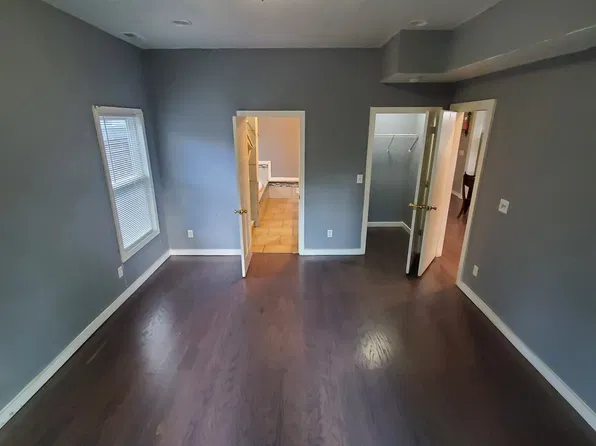 34 Tuxedo