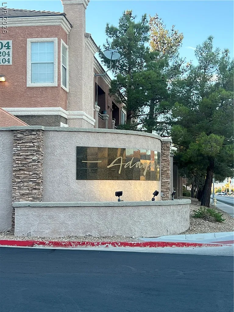 2 bed, 2.0 bath, 1074 sqft, $1,500 — Photo 3
