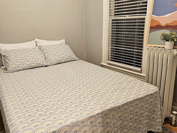 Bedroom . Apartment comes with 2 queen beds for each room