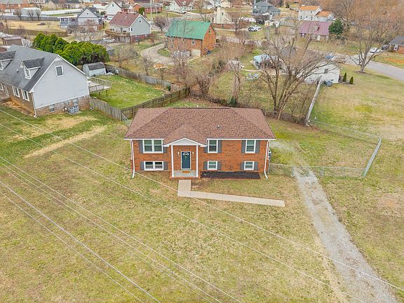 3rd image of 374 Manorstone Ln